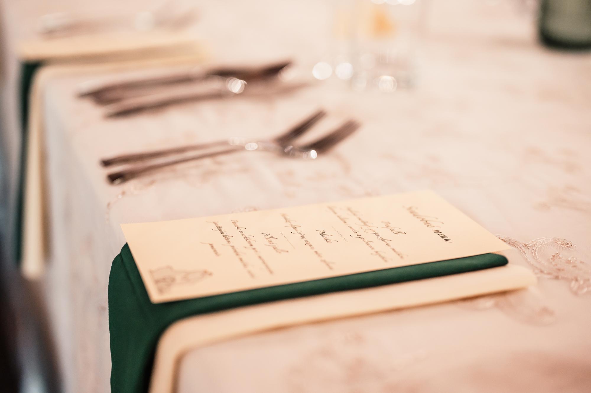 Przykładowe menu konsultacyjne w eleganckiej oprawie
